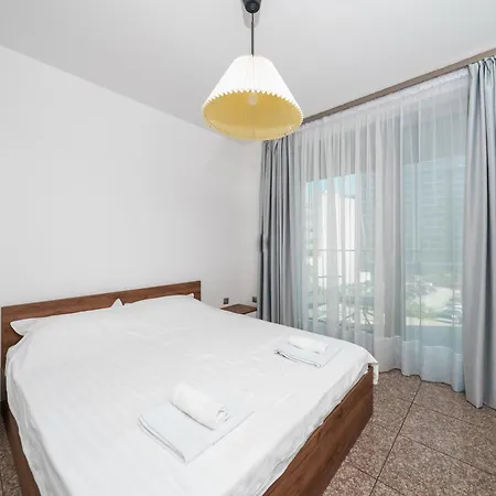 Vertigo Huge 2 Bedrooms Balcony Parking