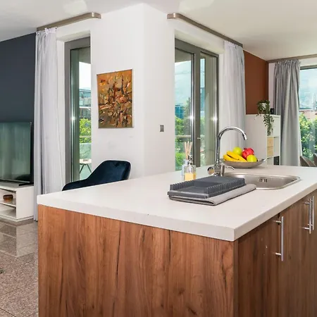 Vertigo Huge 2 Bedrooms Balcony Parking